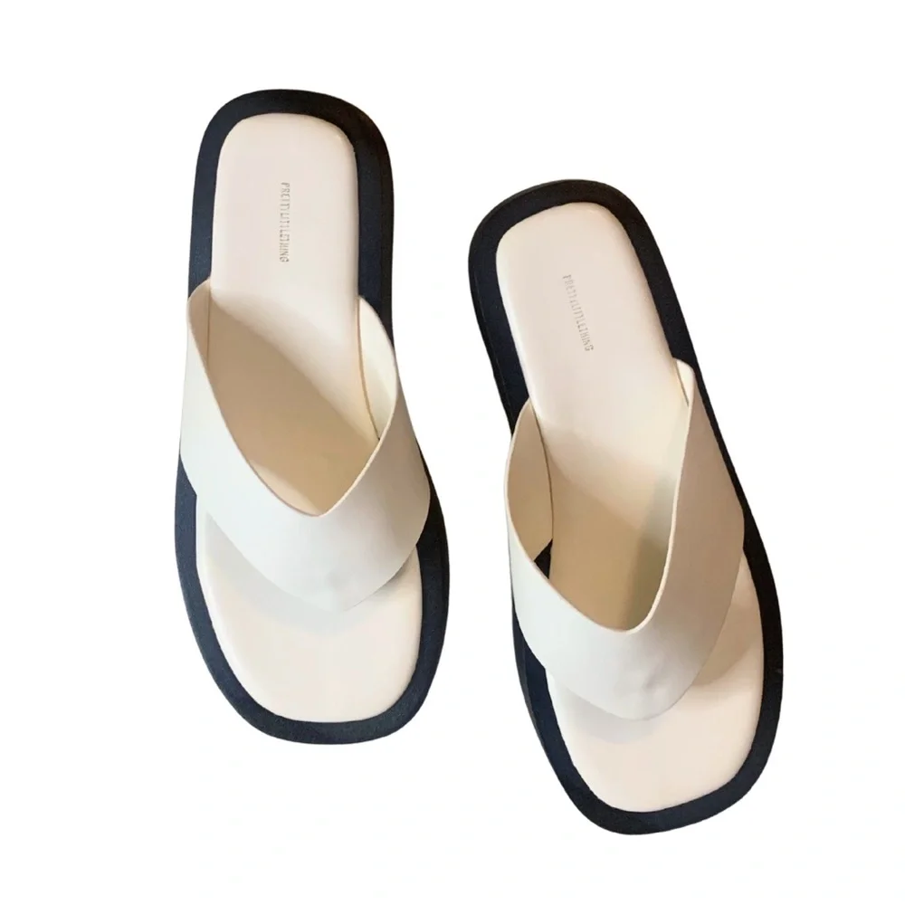 2/$30 PLT White Cream Faux Leather Slides Flip Flop Sandals 7 Beach Minimalist - Picture 1 of 7